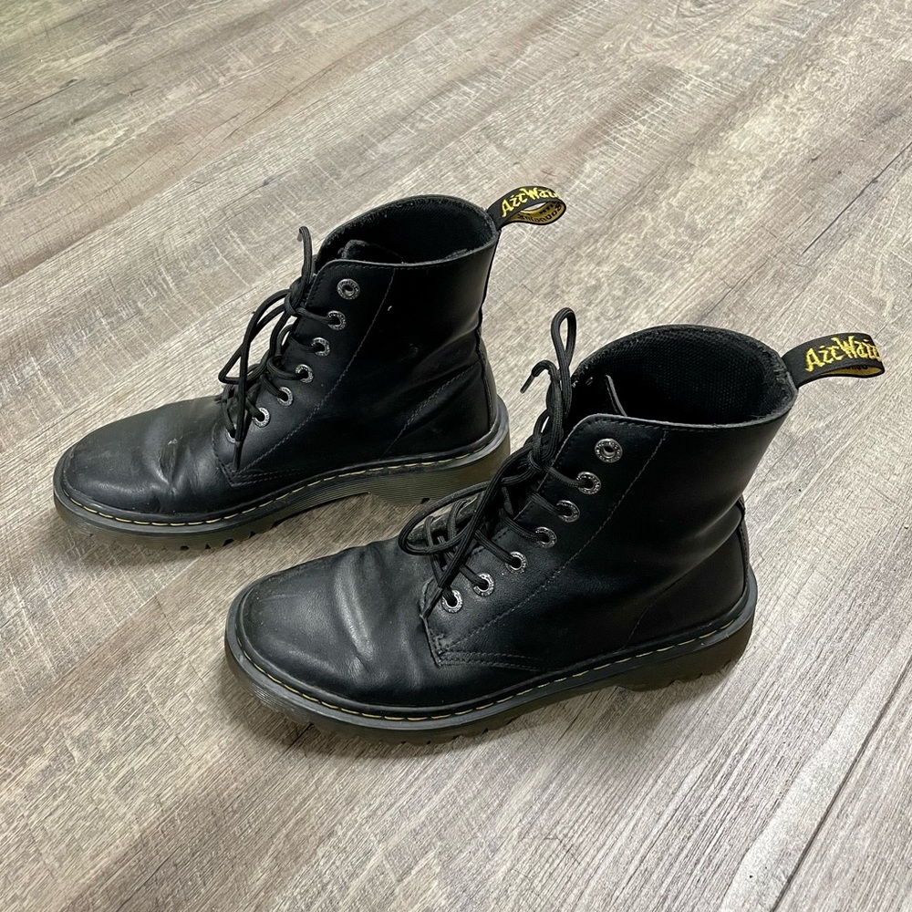 Dr. Martens Size 9